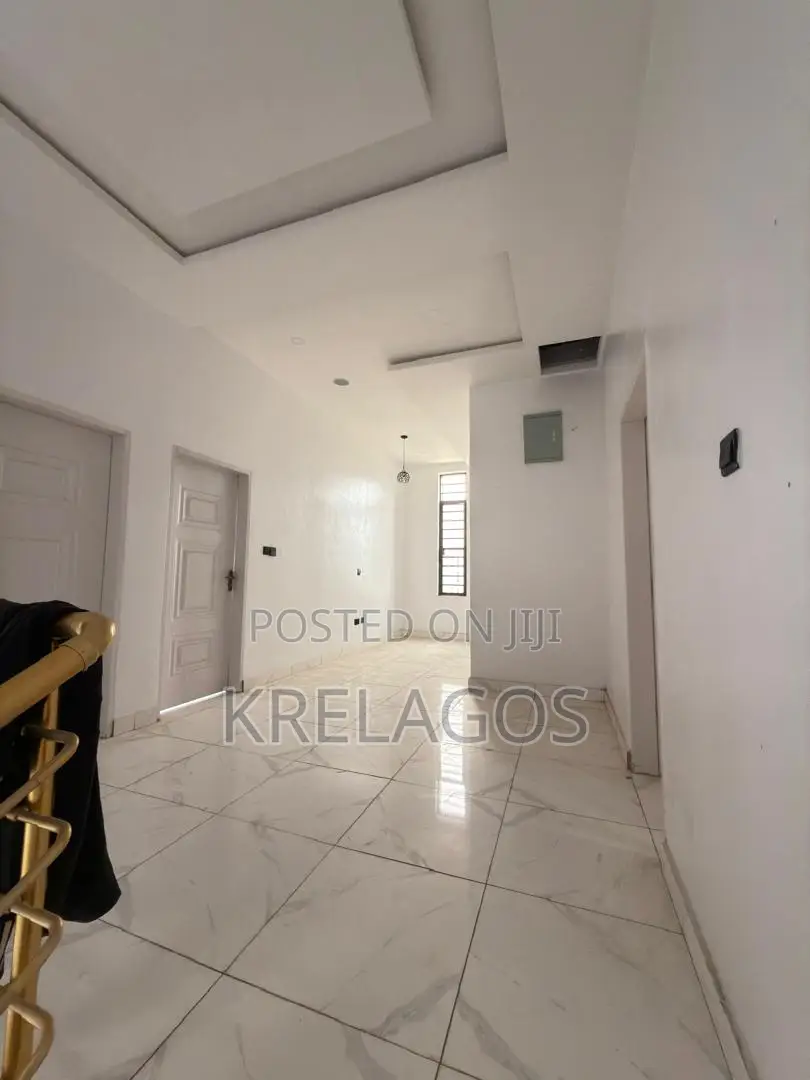 4bdrm Duplex in Orchid, Chevron for sale