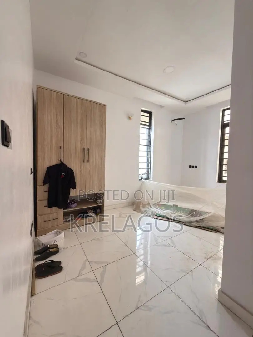 4bdrm Duplex in Orchid, Chevron for sale