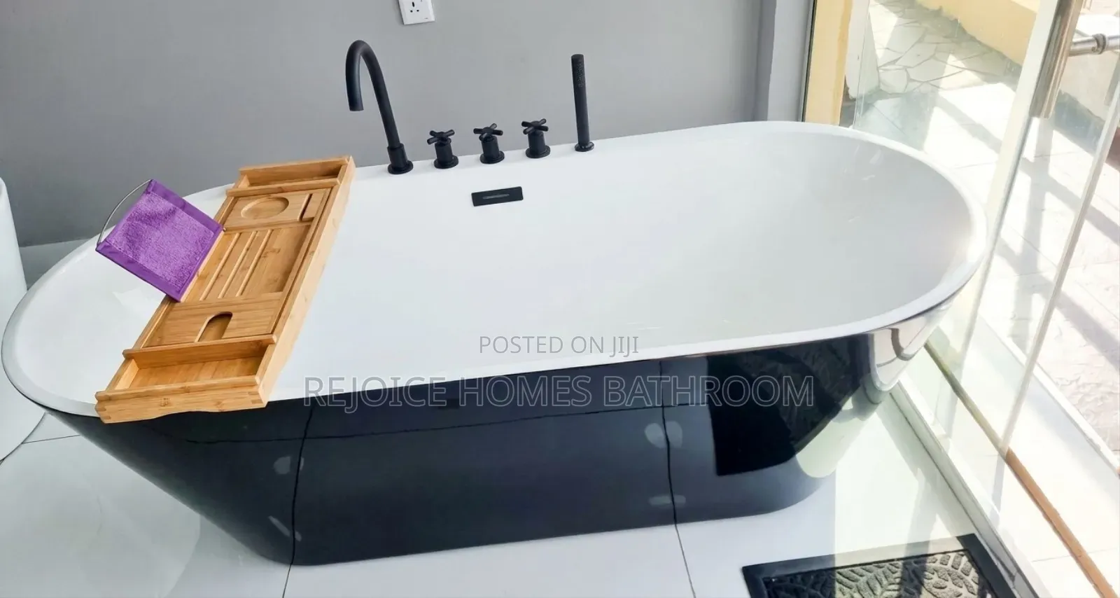Luxury Free Standing Black White Bathtub With Black Mixers