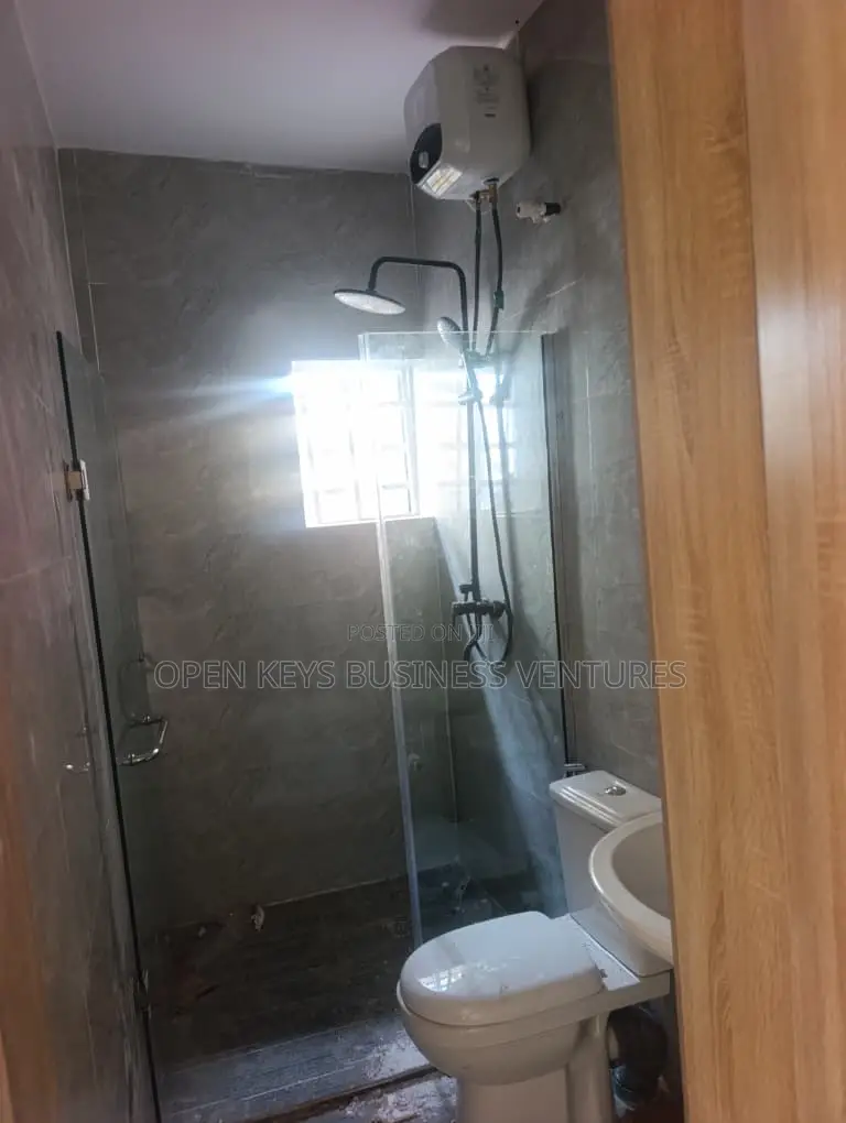 2bdrm Apartment in Adeosun Est, Akobo for rent