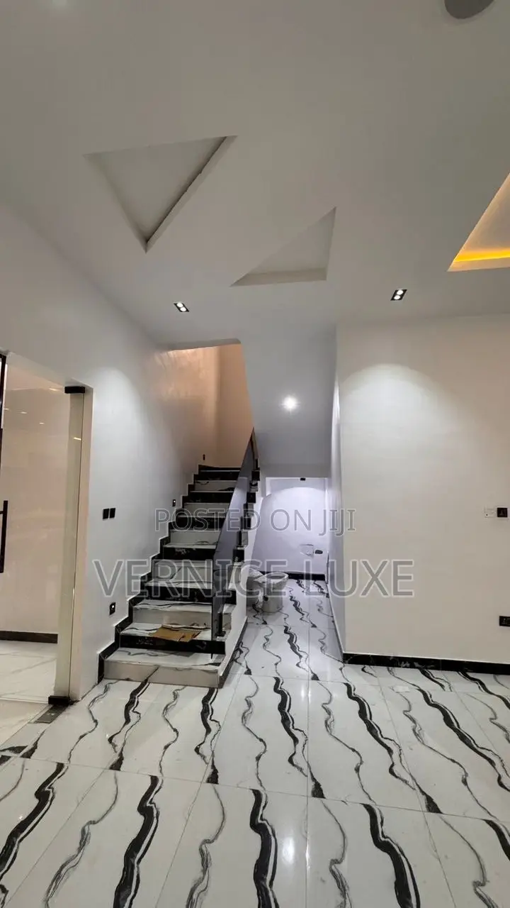 4bdrm Duplex in Emperor Estate, Sangotedo for sale