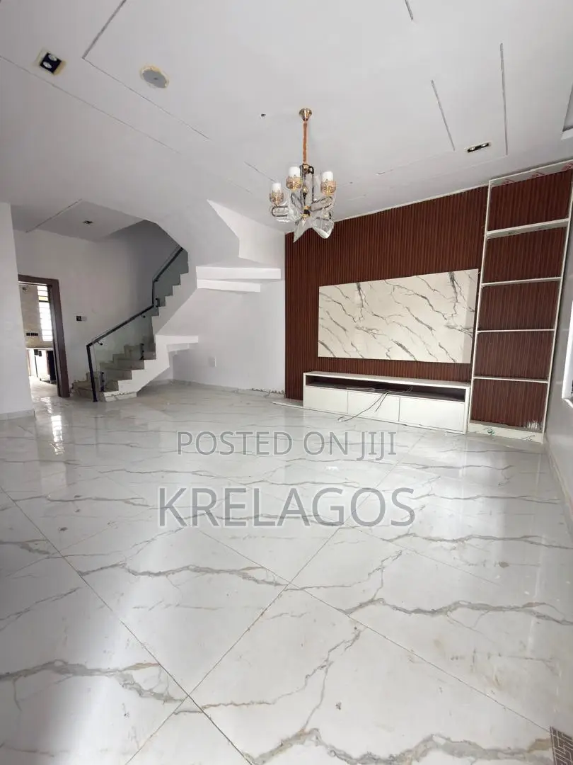 4bdrm Duplex in Orchid, Chevron for sale