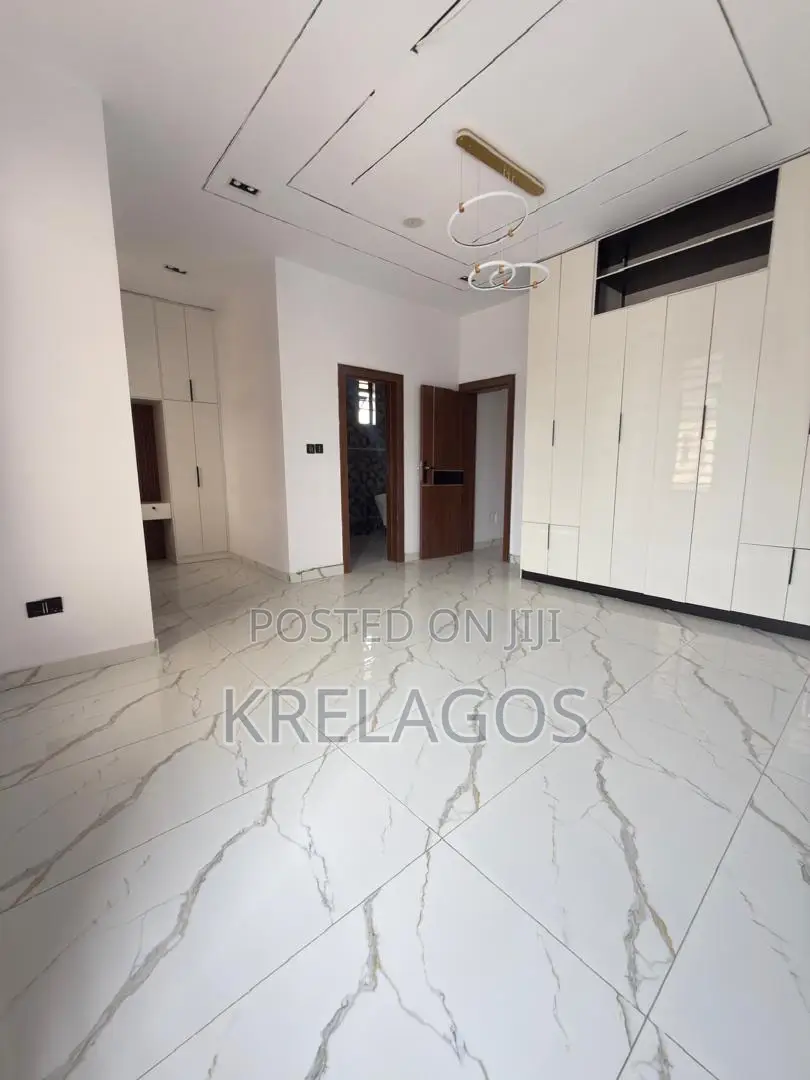 4bdrm Duplex in Orchid, Chevron for sale