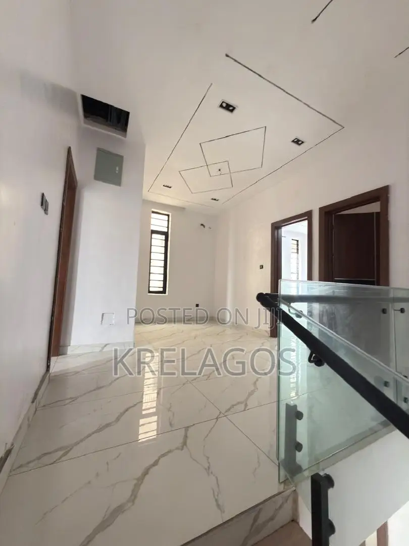 4bdrm Duplex in Orchid, Chevron for sale
