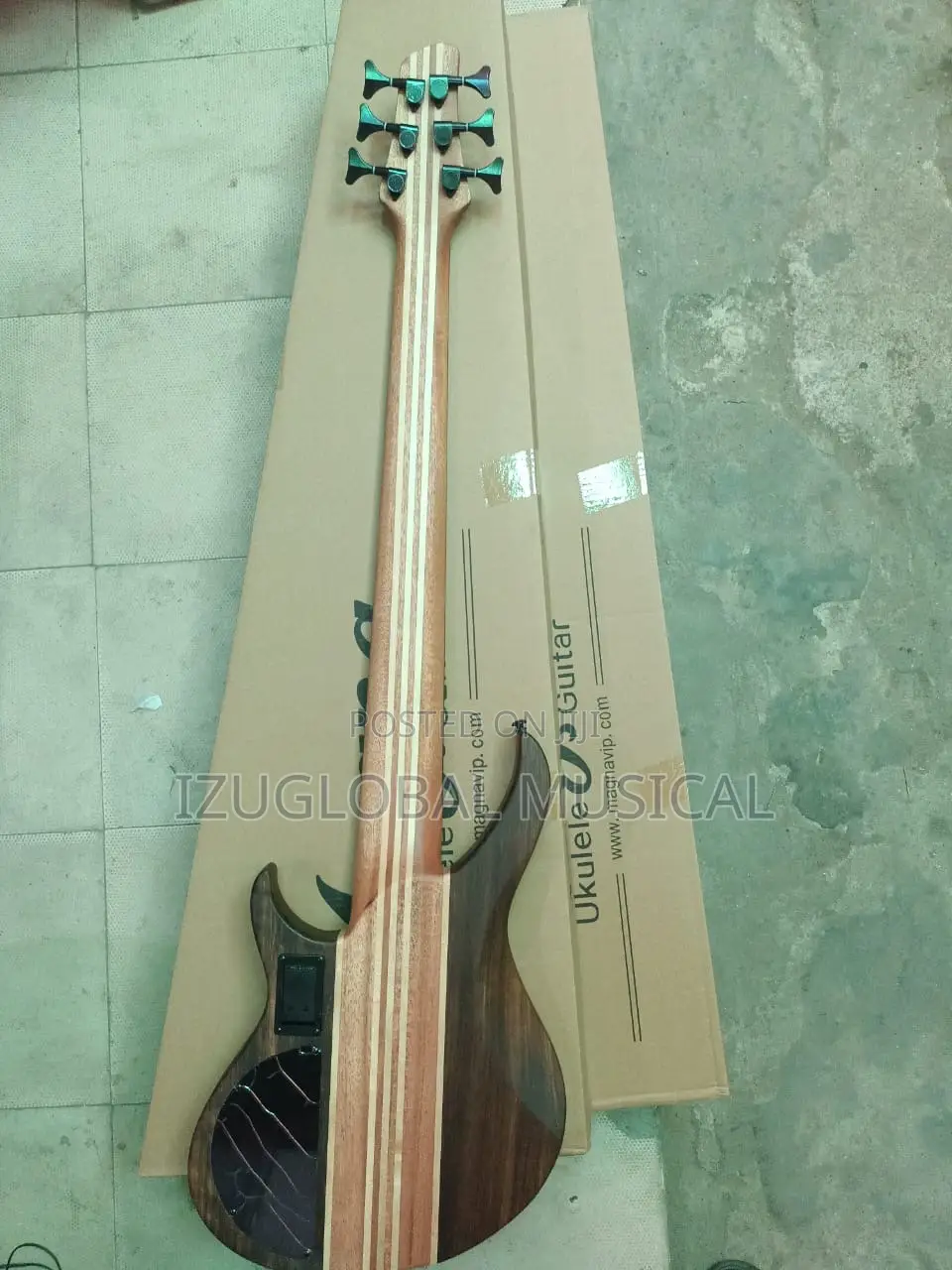 Magna Bm-226 Active 6 Strings Bass Guitar