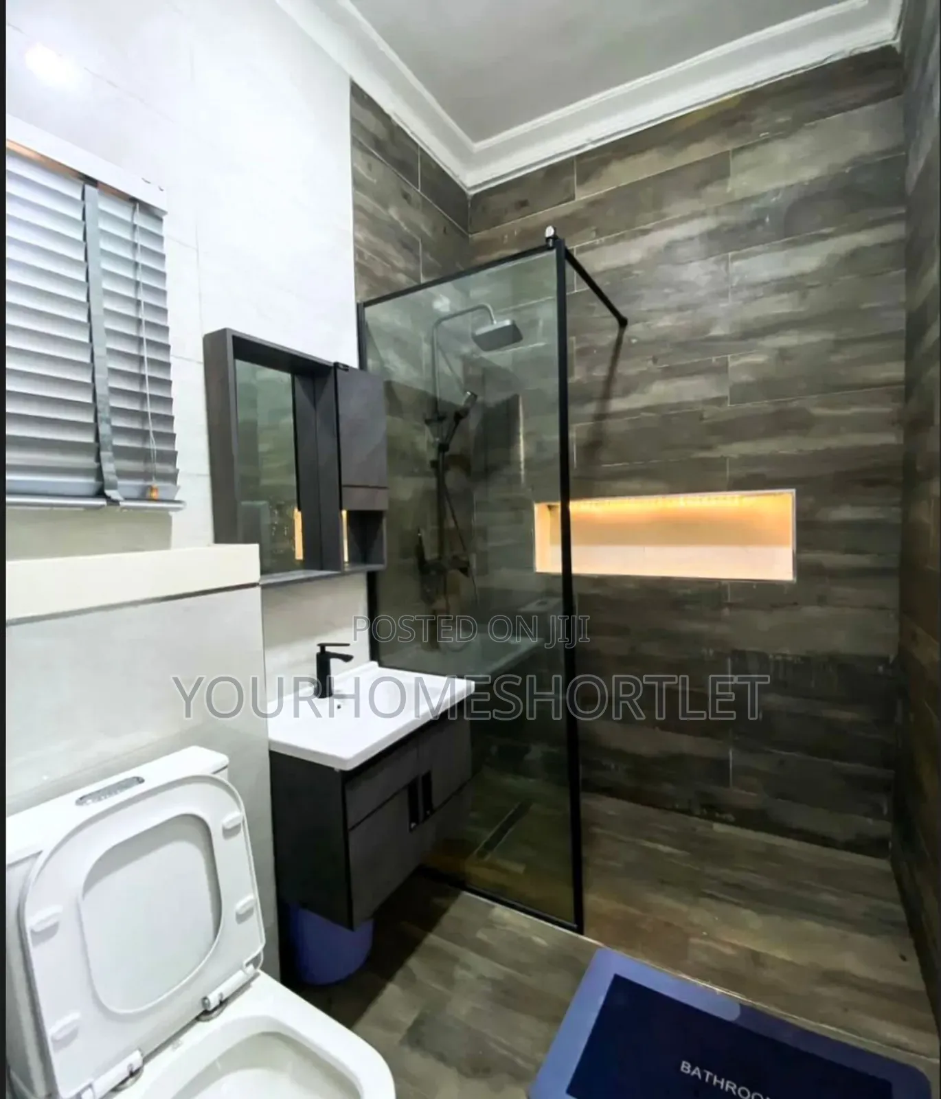 Luxury 1 Bedroom With Ps5, Basketball Ball Court and Private Seat Out