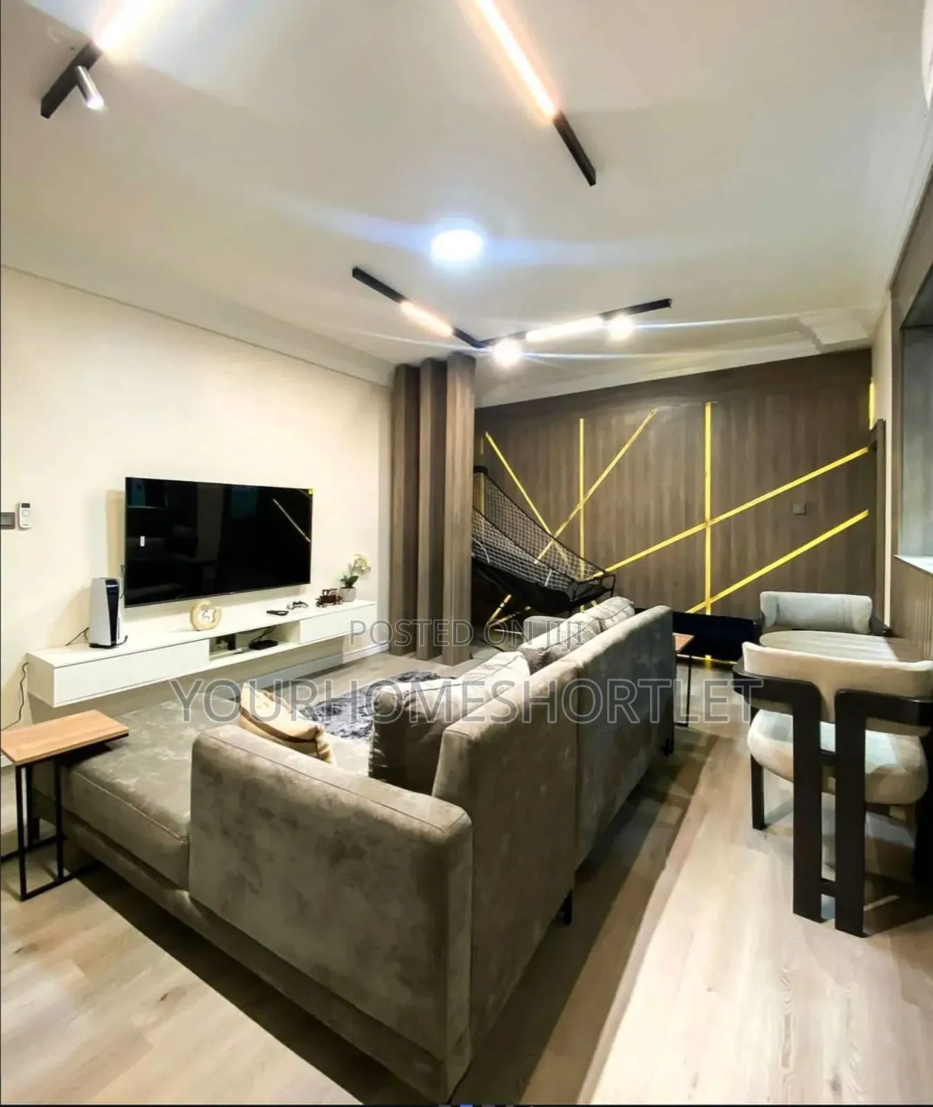 Luxury 1 Bedroom With Ps5, Basketball Ball Court and Private Seat Out