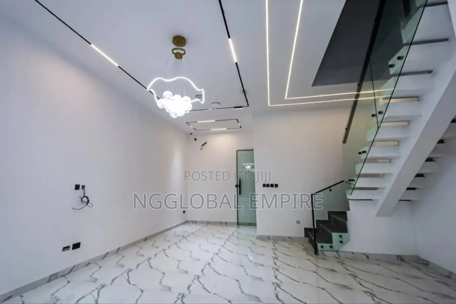4bdrm Townhouse/Terrace in Osapa London for sale