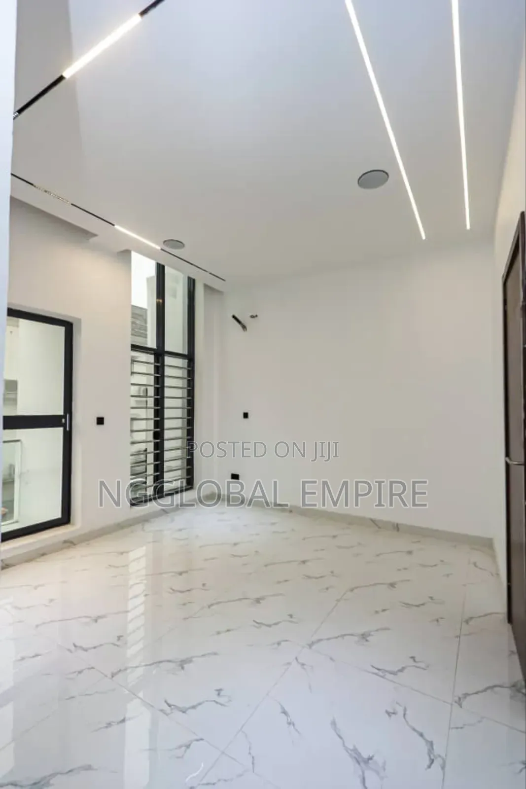 4bdrm Townhouse/Terrace in Osapa London for sale