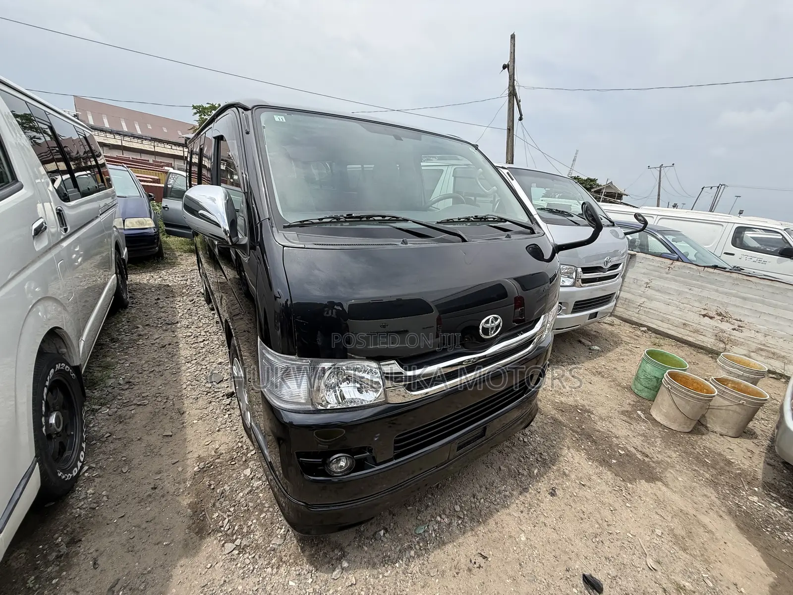 Toyota HiAce 2013 Black