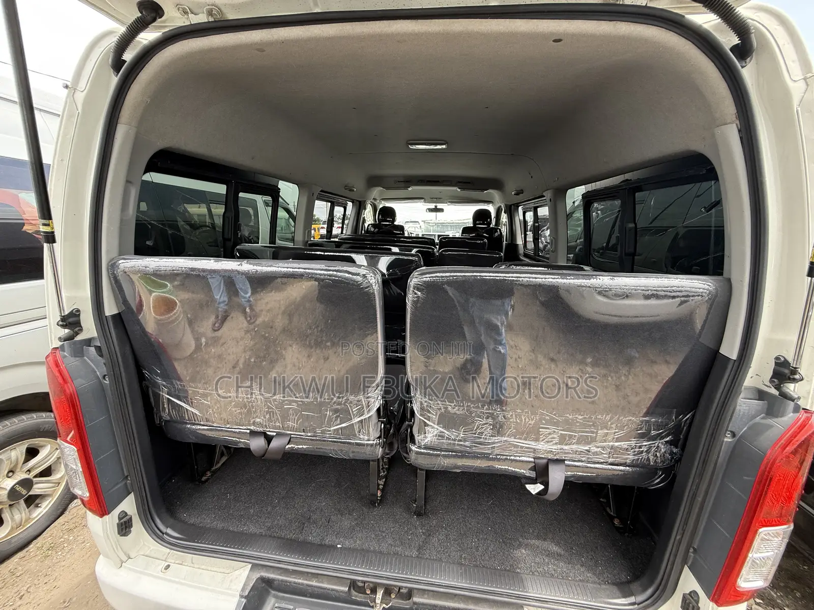 Toyota Grand HiAce 2015 White
