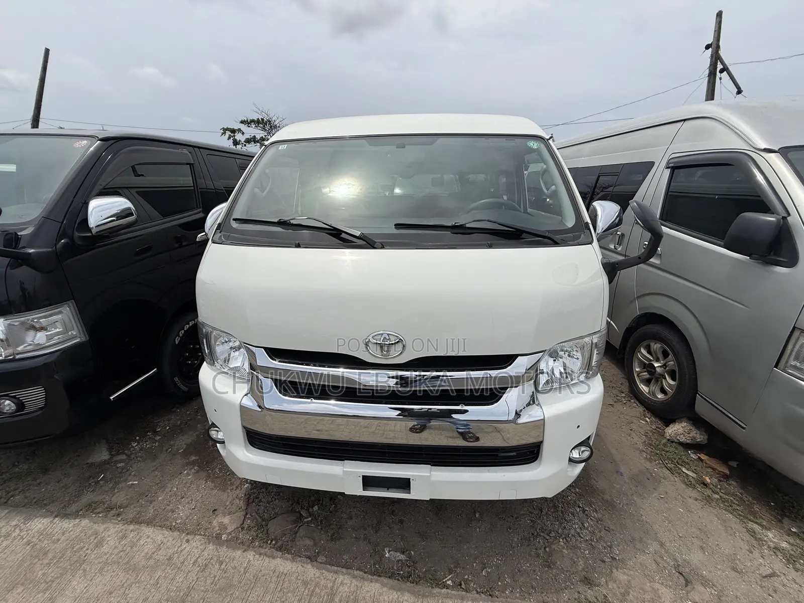 Toyota Grand HiAce 2015 White