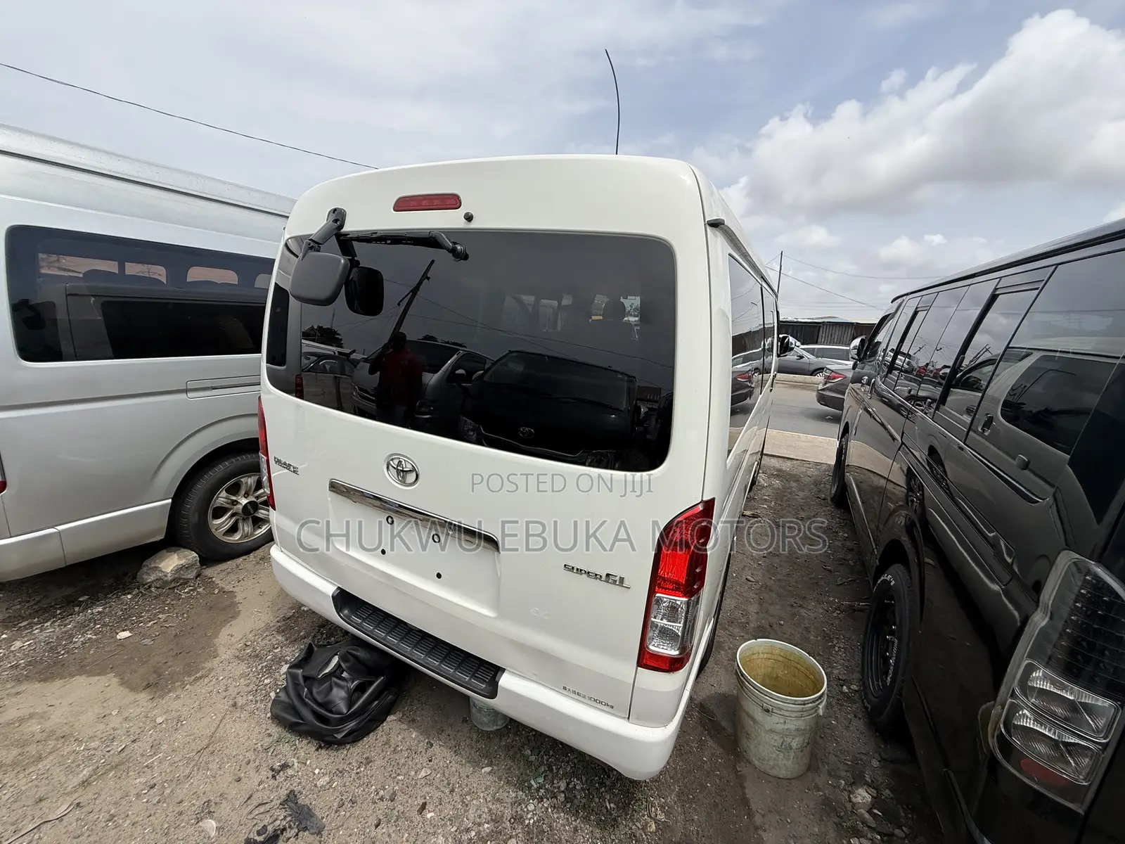 Toyota Grand HiAce 2015 White