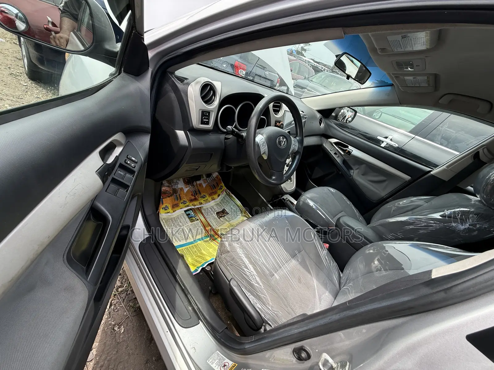 Toyota Matrix S Hatchback AWD (2.4L 4cyl 4A) 2010 Silver