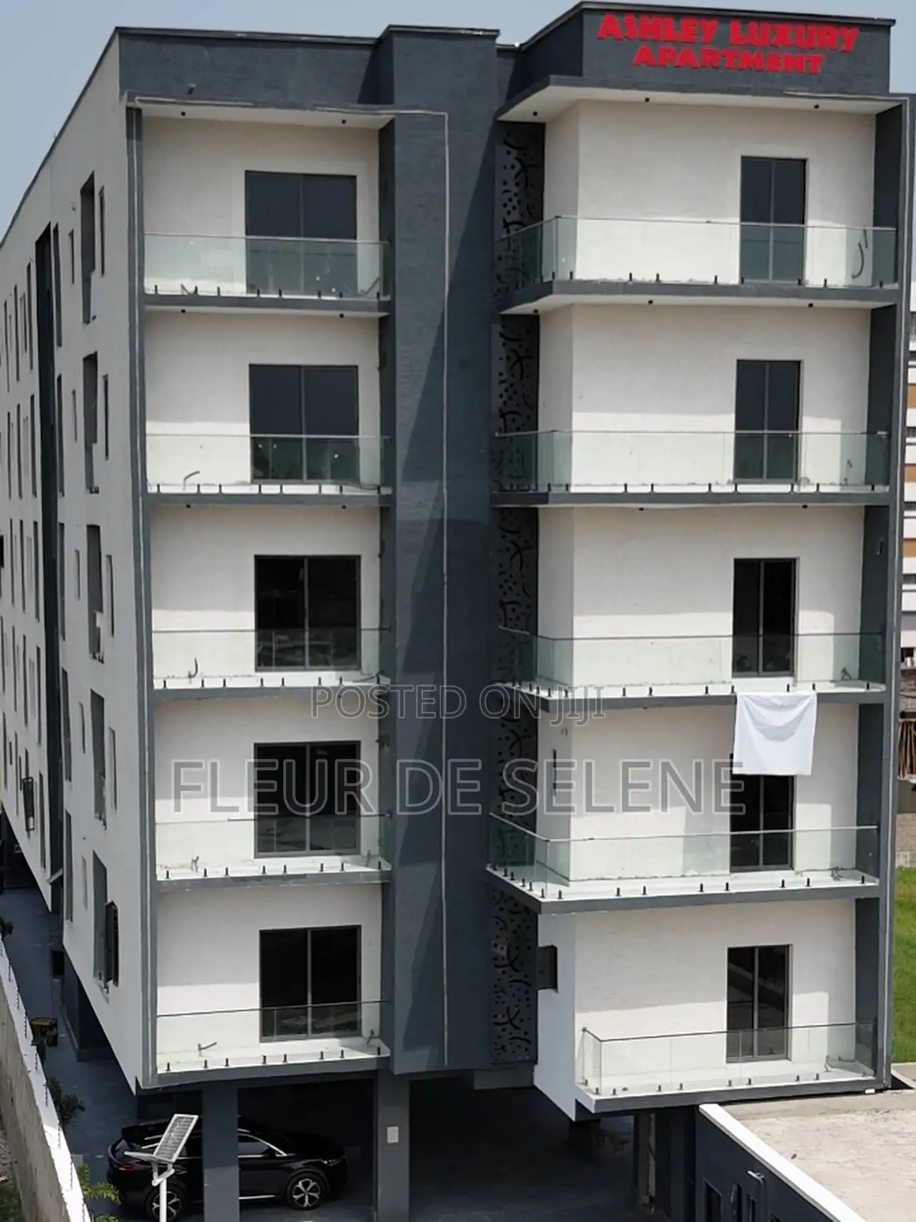 3bdrm Block of Flats in Lekki Phase 1 for sale
