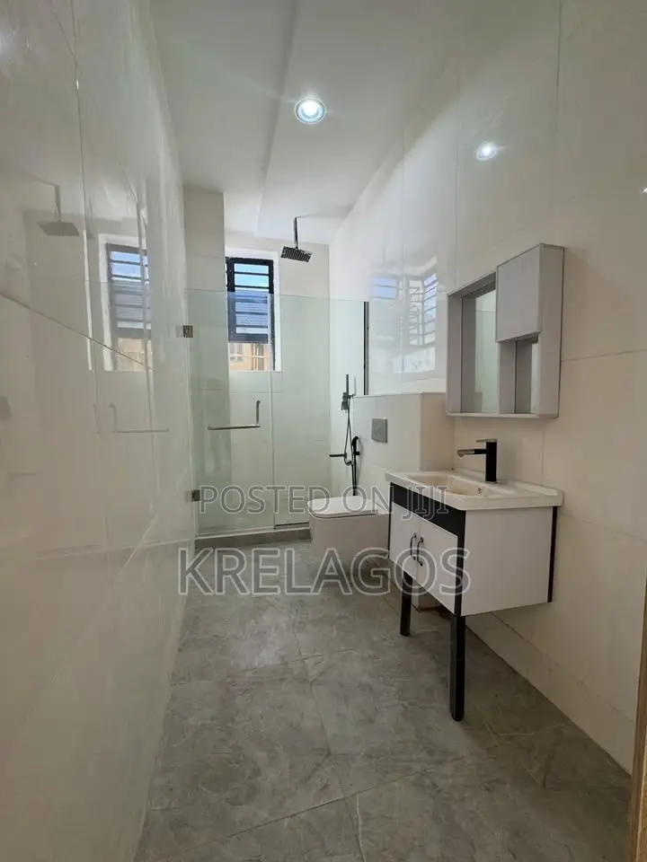 4bdrm Duplex in Chevron for rent