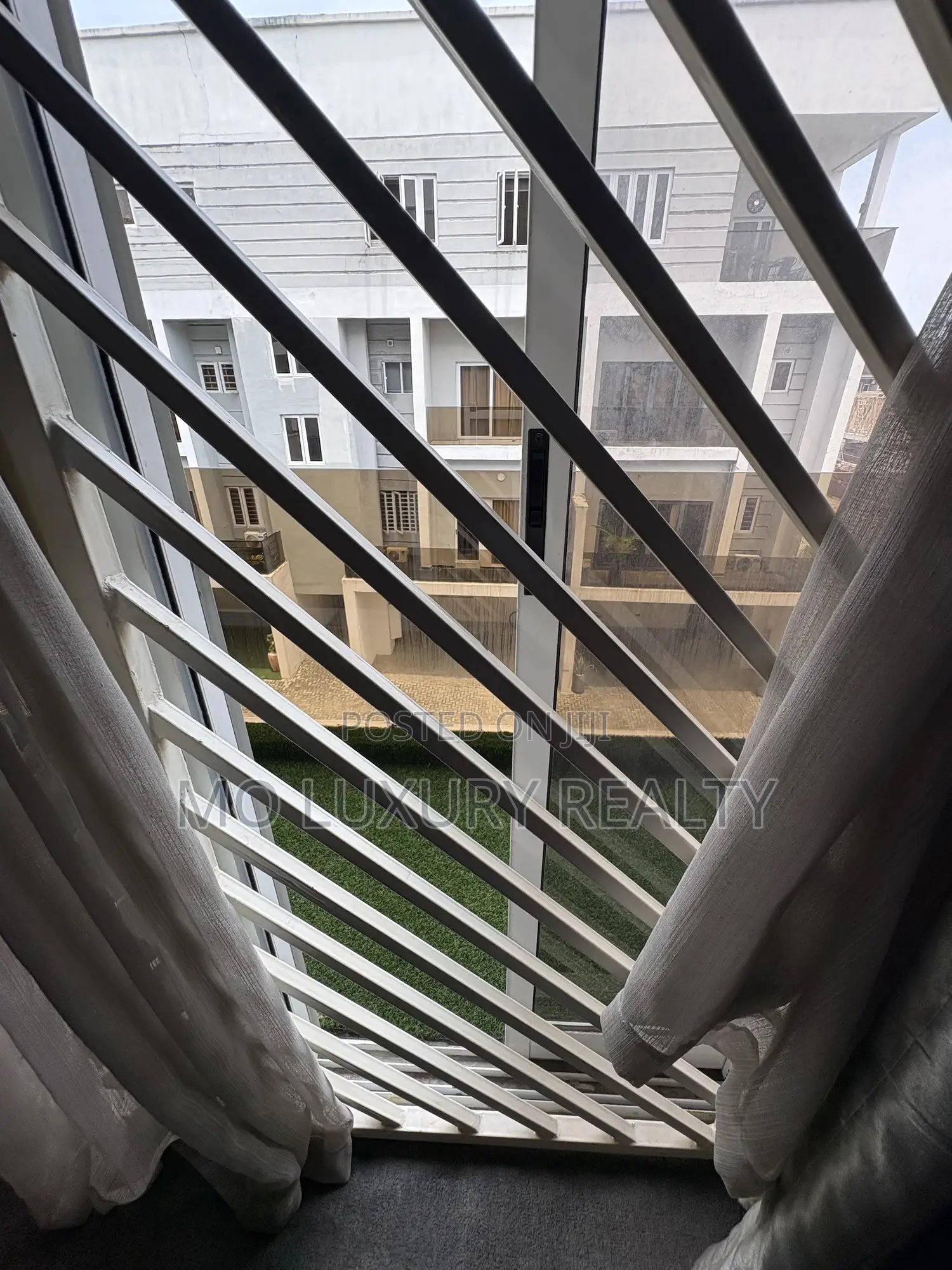 4bdrm Townhouse / Terrace in Lekki Phase 1 for rent