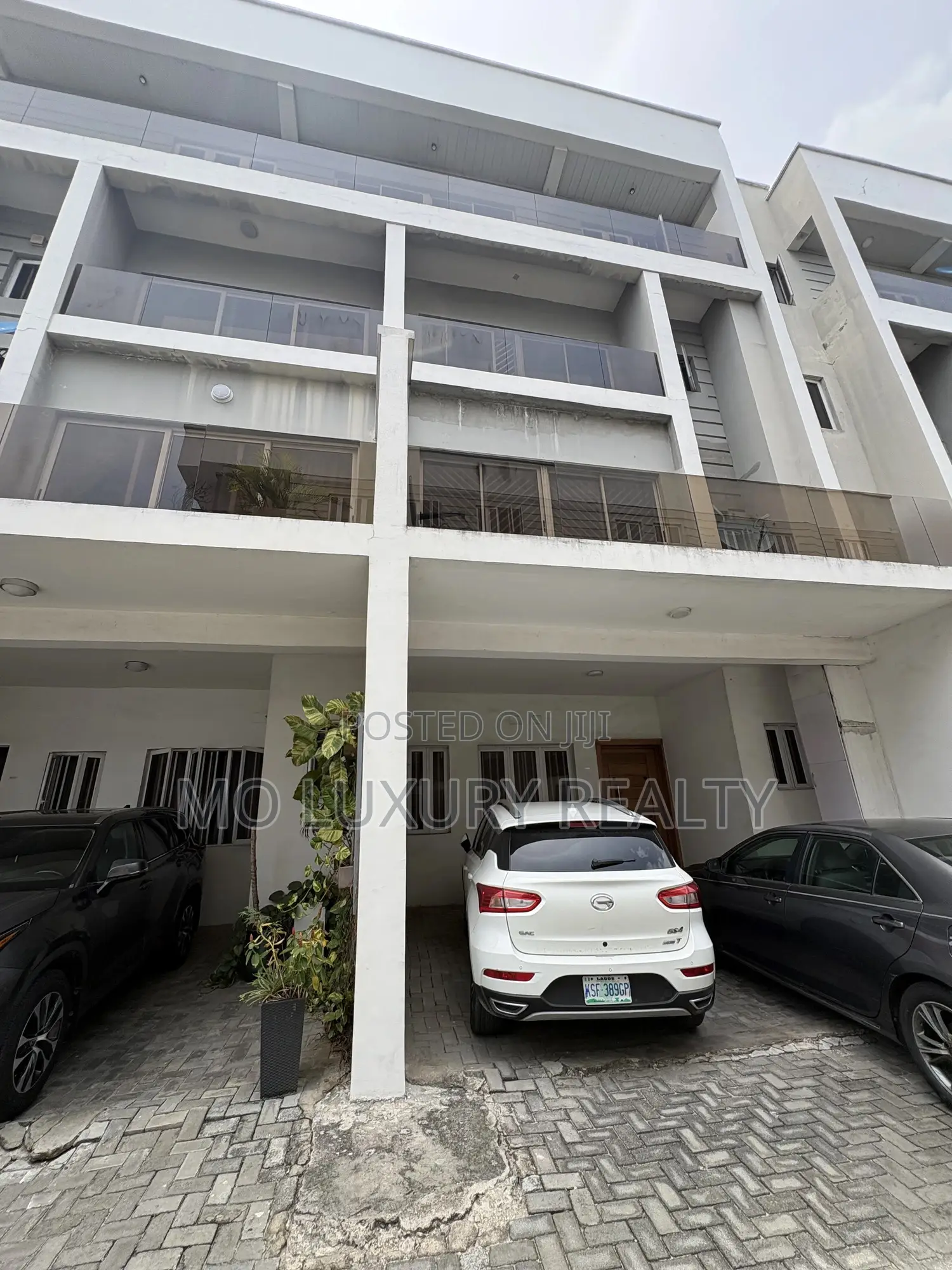 4bdrm Townhouse / Terrace in Lekki Phase 1 for rent