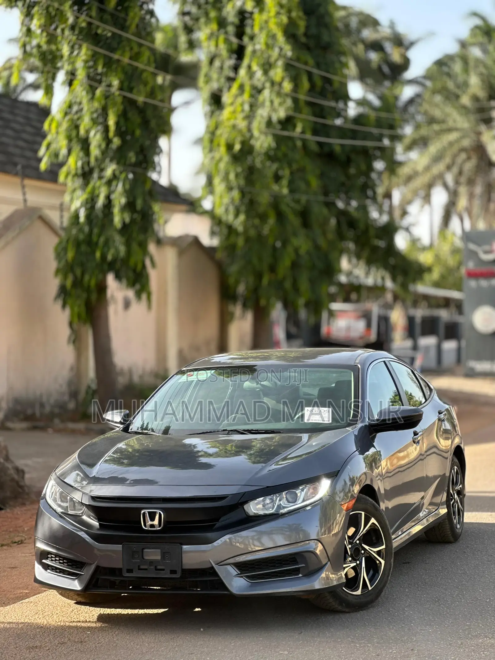Honda Civic LX 4dr Sedan (2.0L 4cyl) 2017 Gray