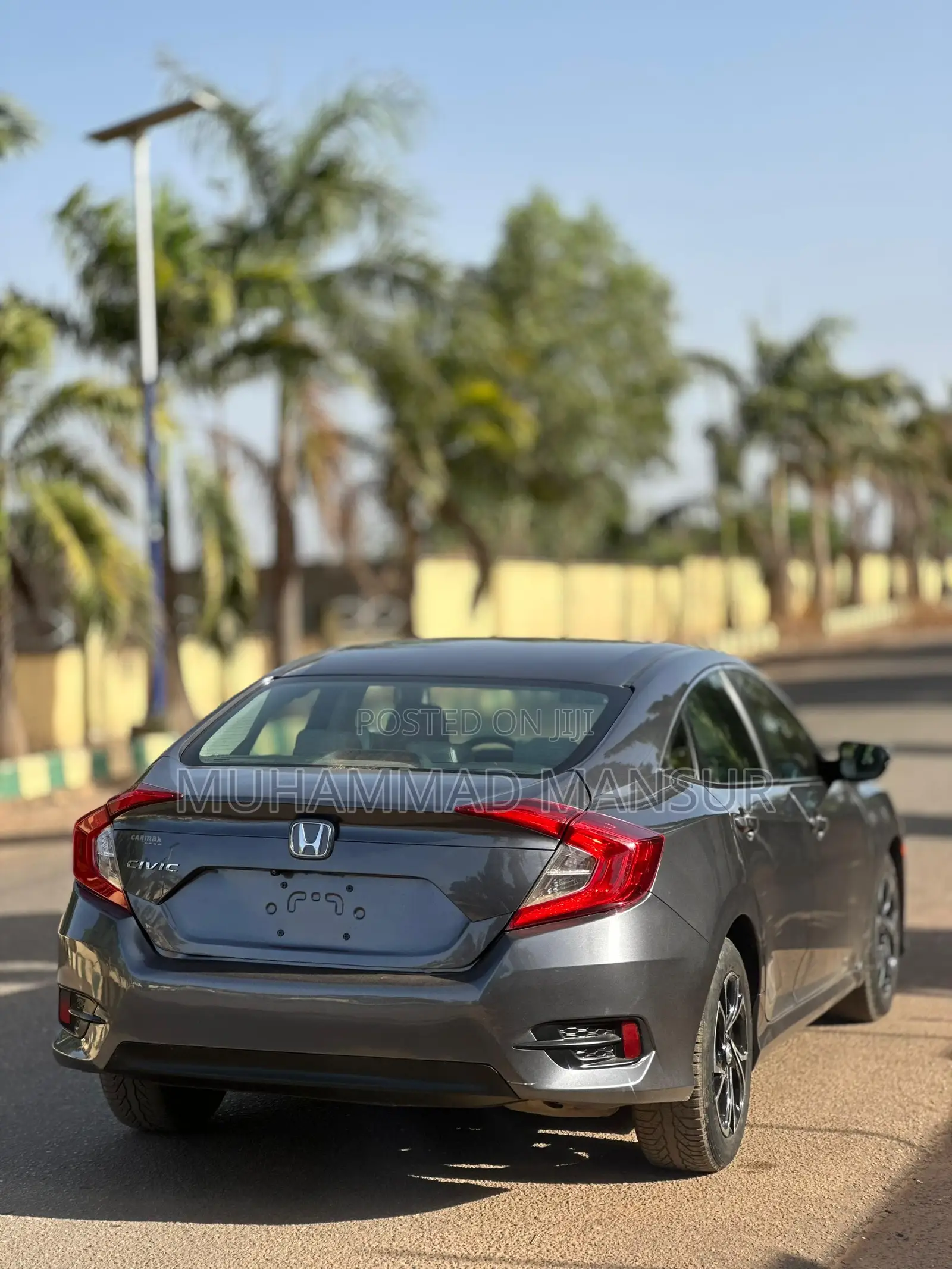 Honda Civic LX 4dr Sedan (2.0L 4cyl) 2017 Gray
