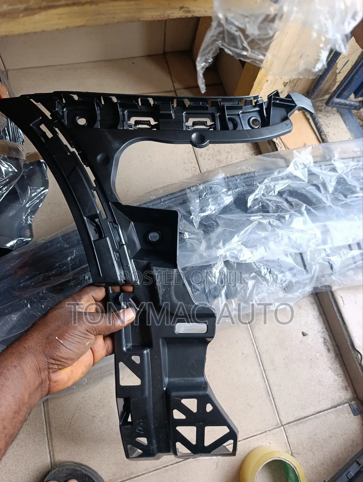 Mercedes Benz GLC Bumper Hanger