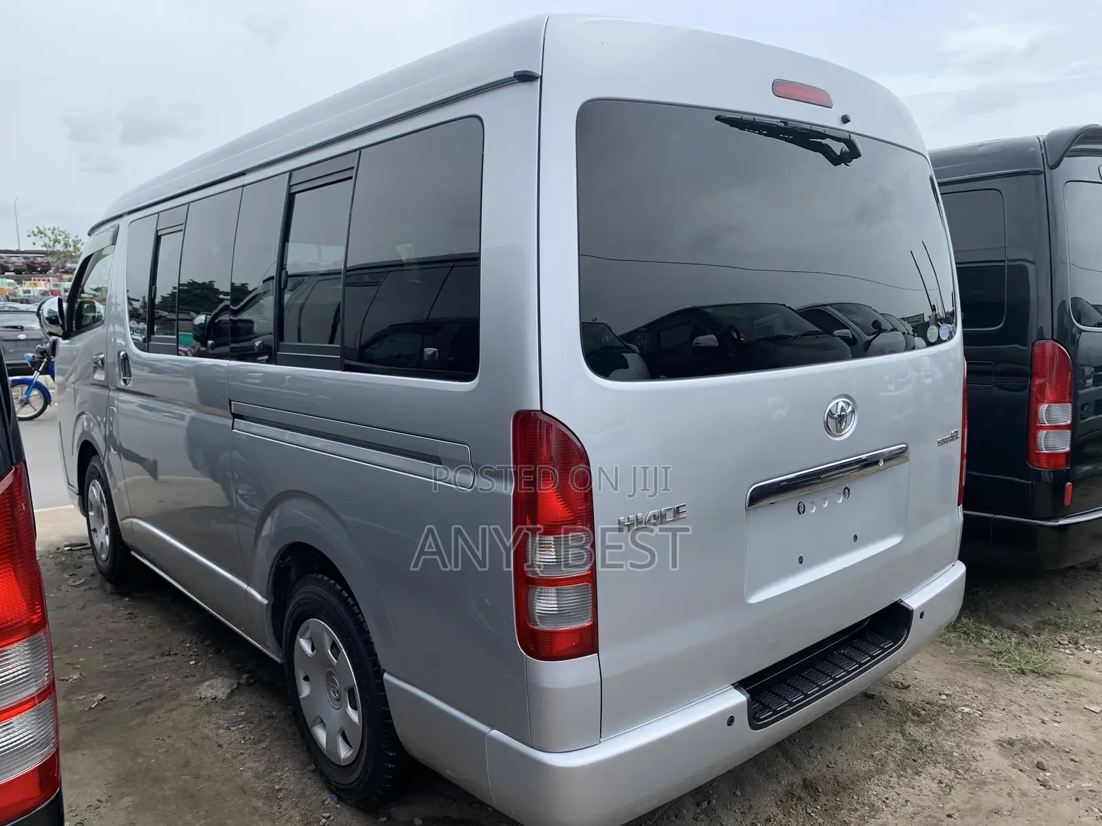 Toyota HiAce 2014 Silver