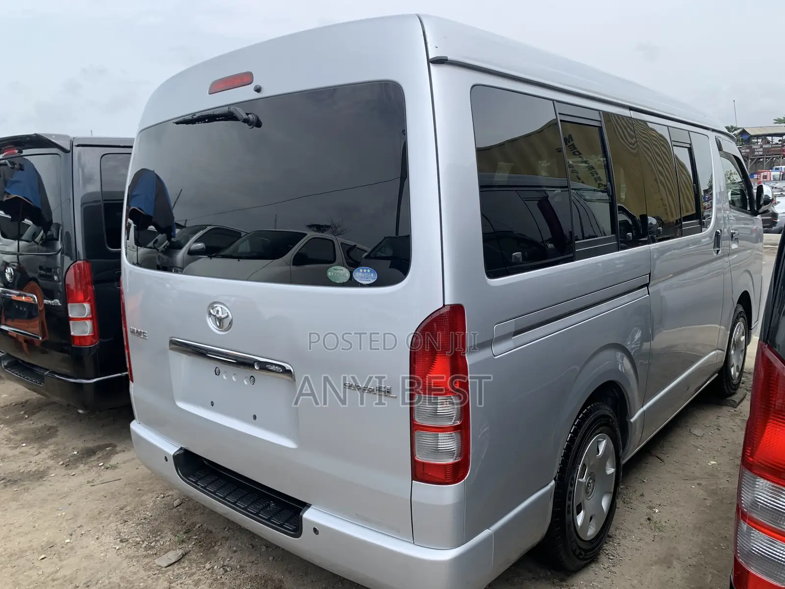 Toyota HiAce 2014 Silver