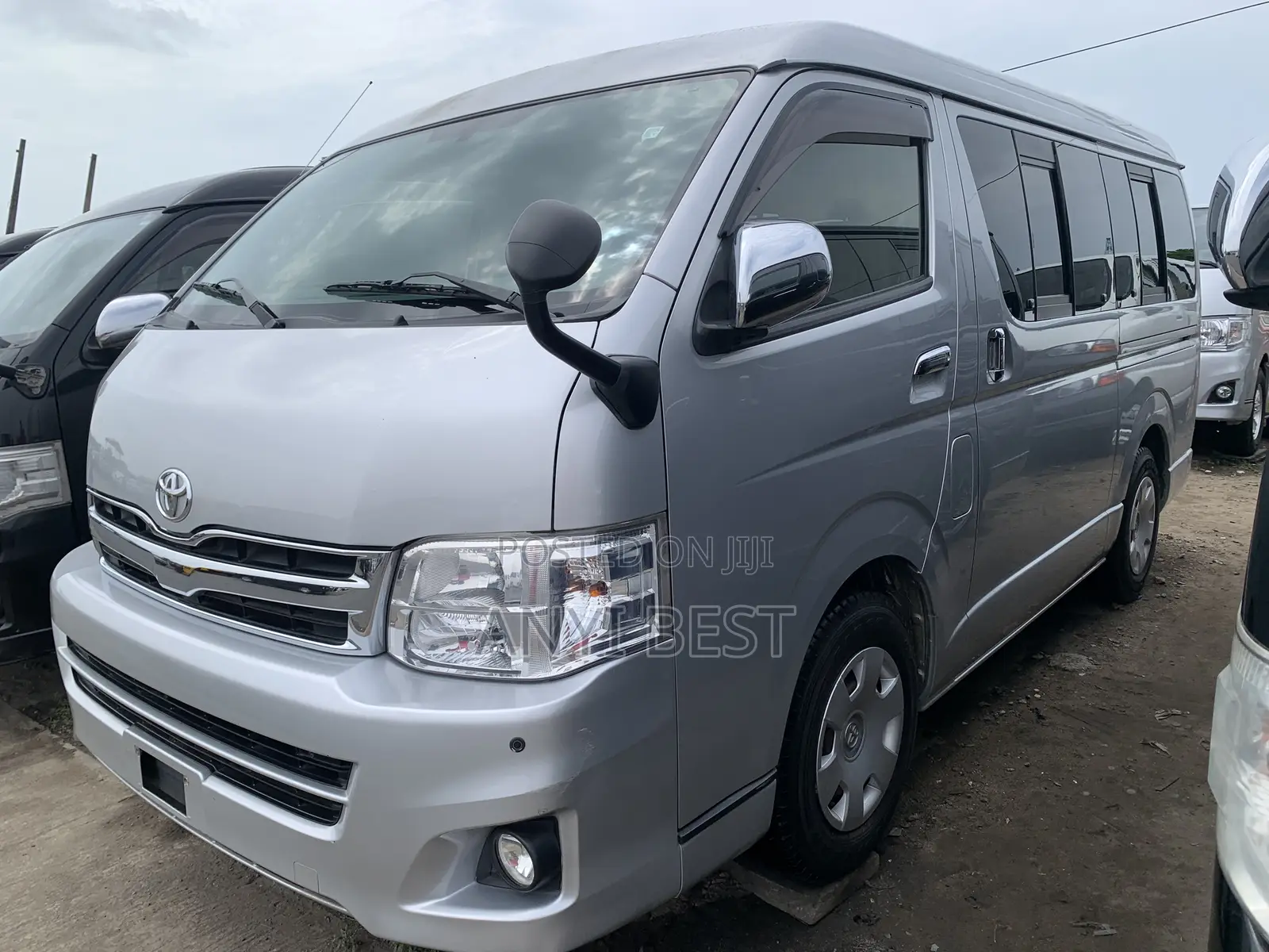 Toyota HiAce 2014 Silver