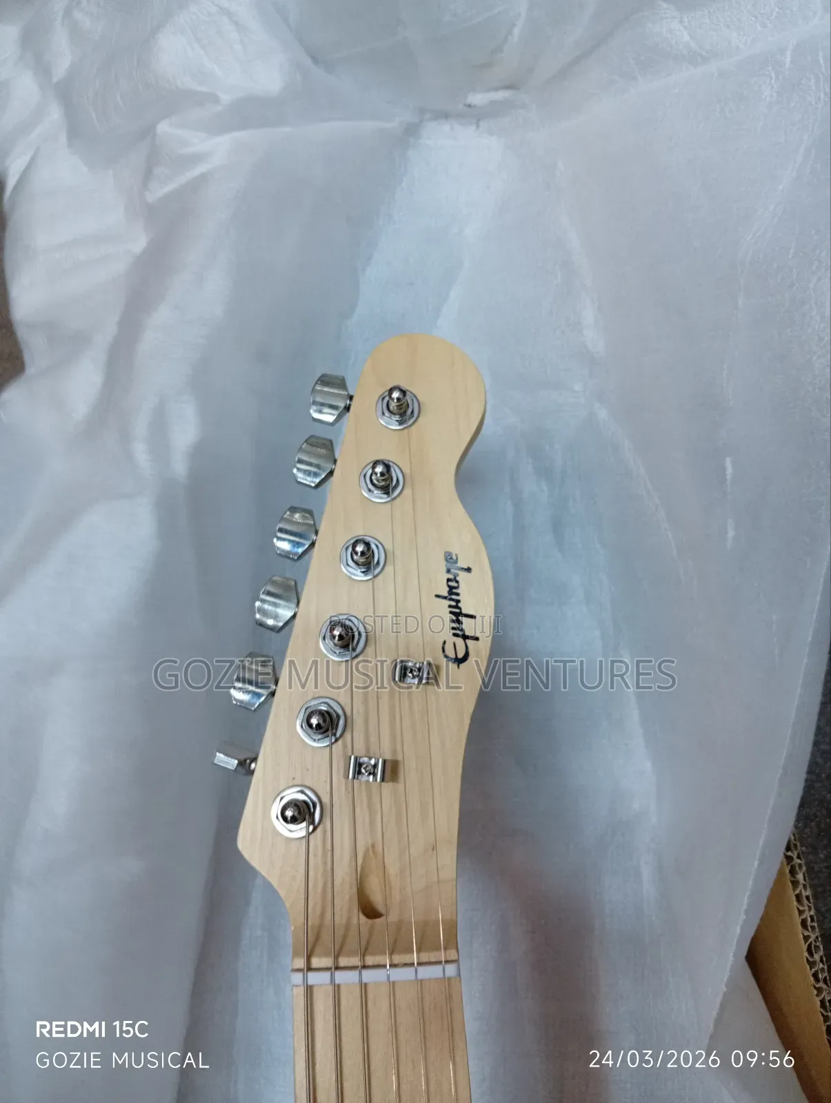 Professional Epiphone Electric Guitar Red Colour and Colour.