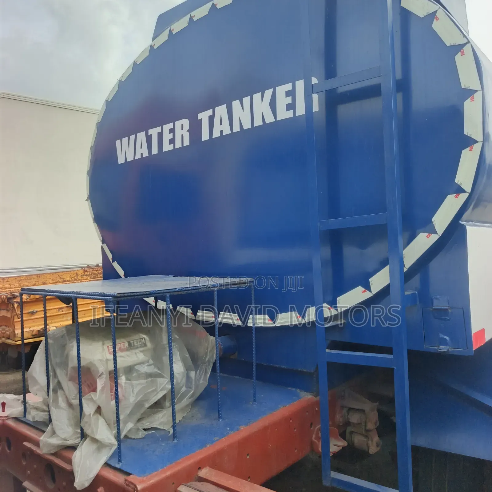 Mercedes-Benz 1999 White Water Tanker