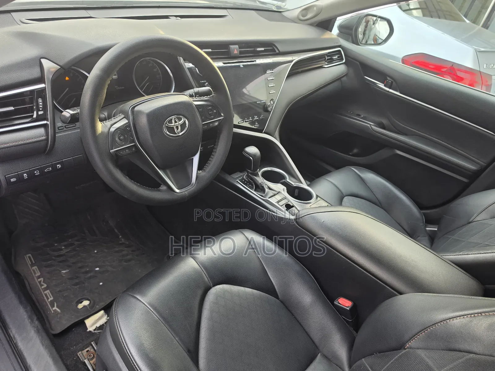 Toyota Camry XLE V6 FWD (3.5L 6cyl 8AM) 2018 Gray