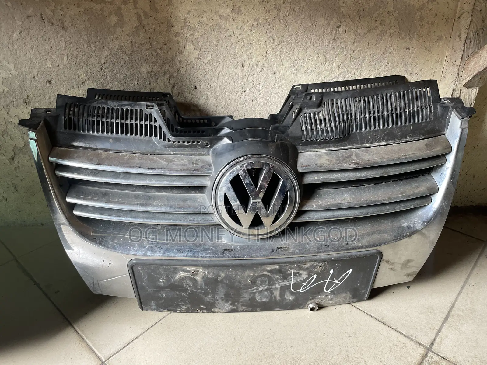 Front Grill Volkswagen Jetta 5