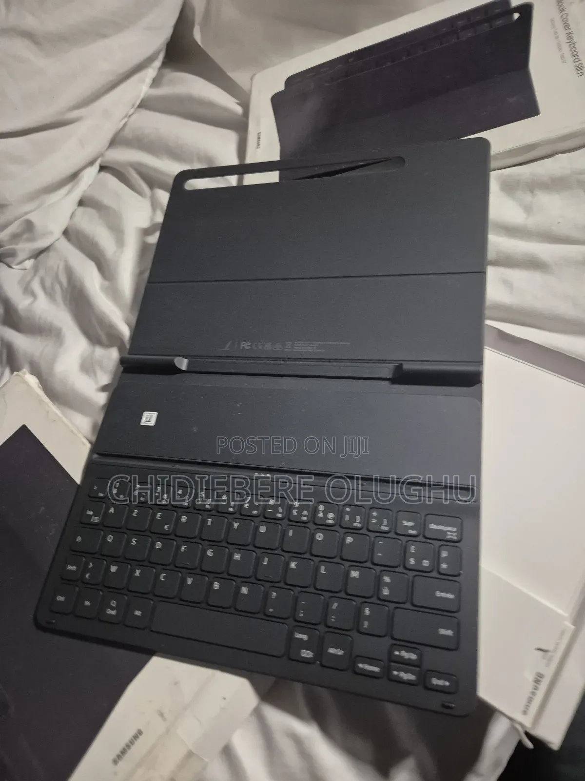 Slim Galaxy Tab S8/S7 Book Cover Keyboard
