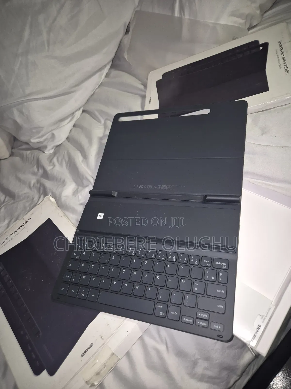 Slim Galaxy Tab S8/S7 Book Cover Keyboard