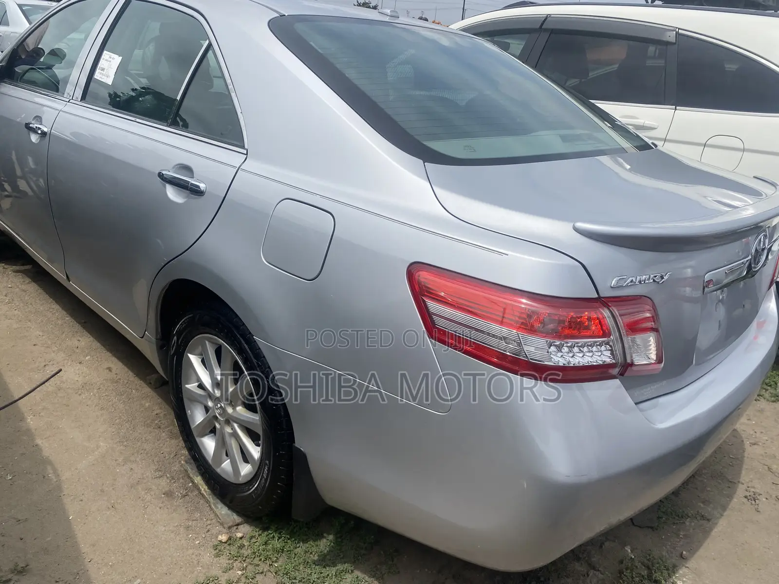 Toyota Camry XLE 4dr Sedan (2.5L 4cyl 6A) 2011 Silver