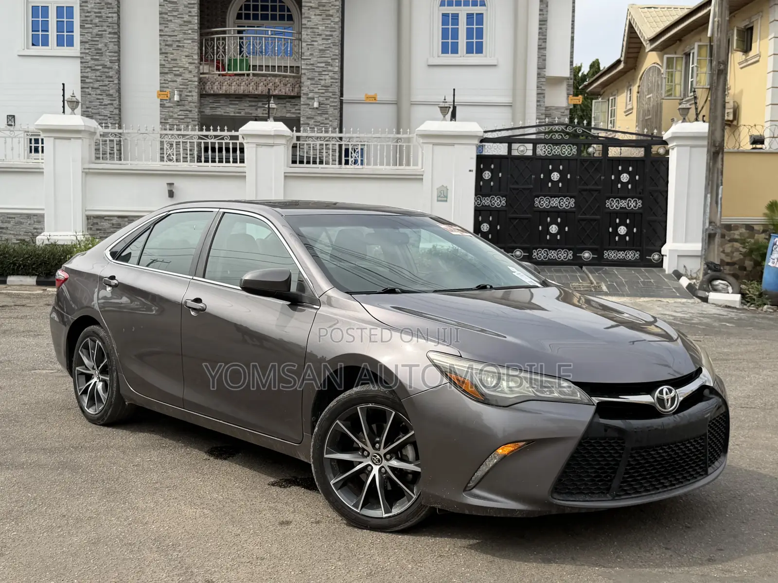 Toyota Camry XSE V6 4dr Sedan (3.5L 6cyl 6A) 2016 Gray