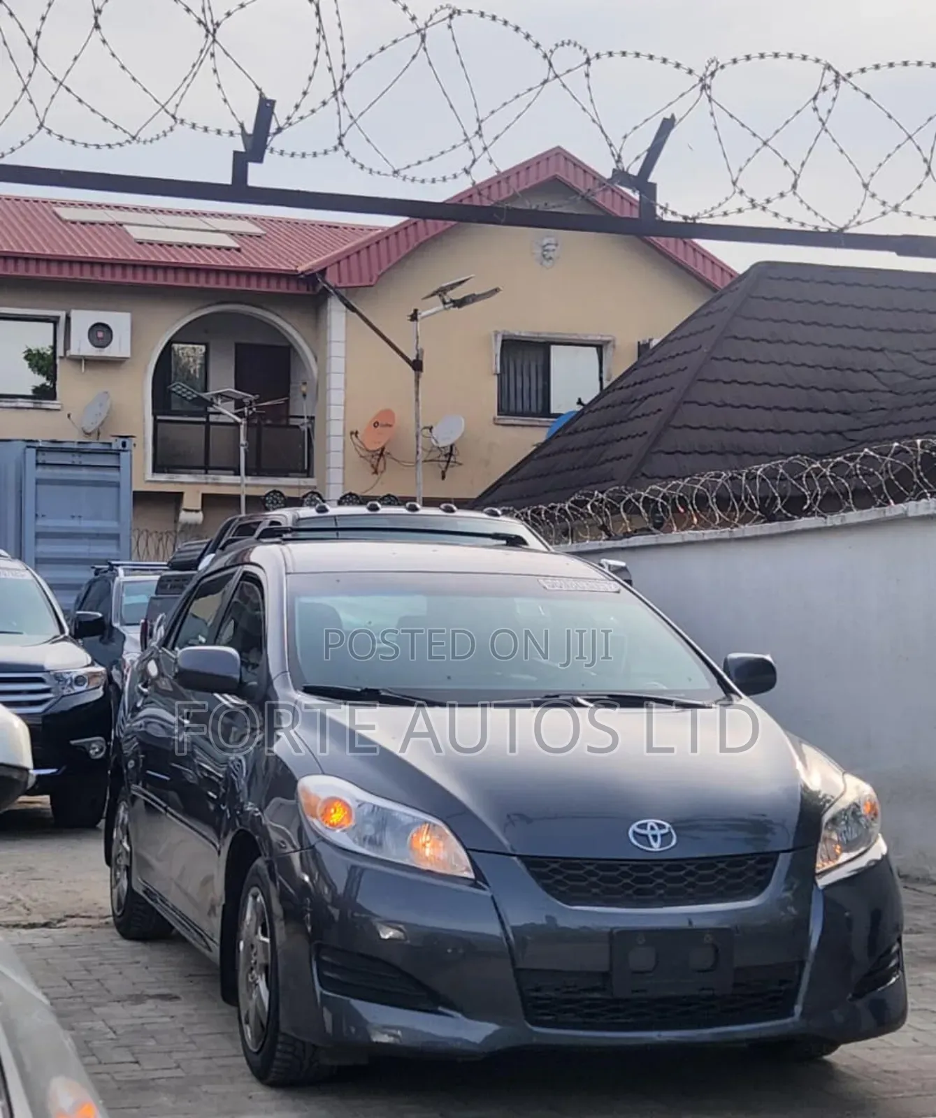 Toyota Matrix XRS Hatchback FWD (2.4L 4cyl 5A) 2010 Gray