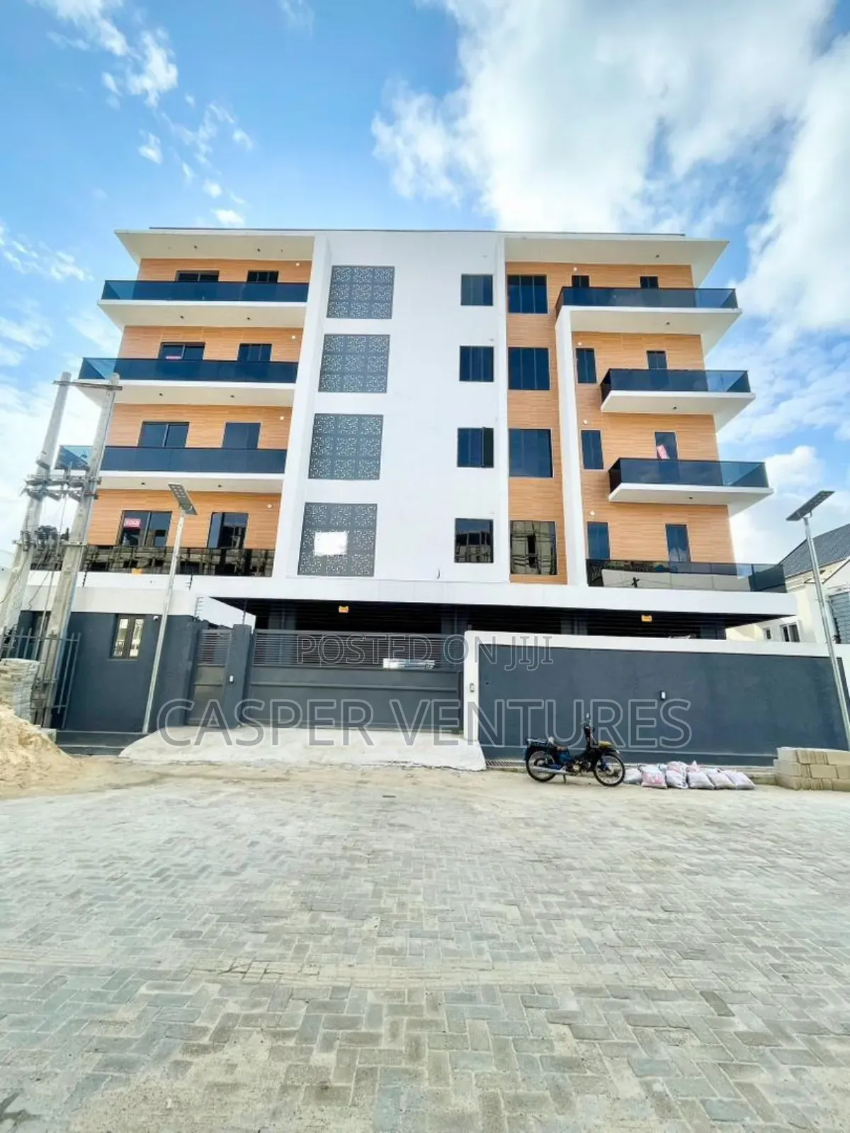 4bdrm Apartment in Cowrie, Ikate for rent