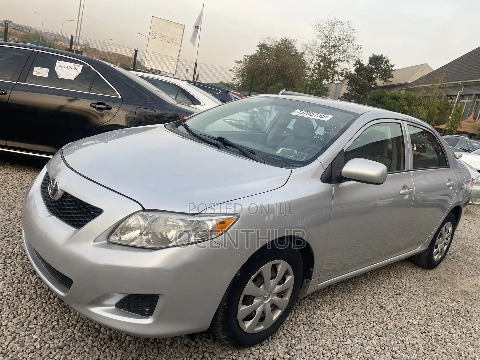 Toyota Corolla LE 4dr Sedan (1.8L 4cyl 4A) 2011 Silver