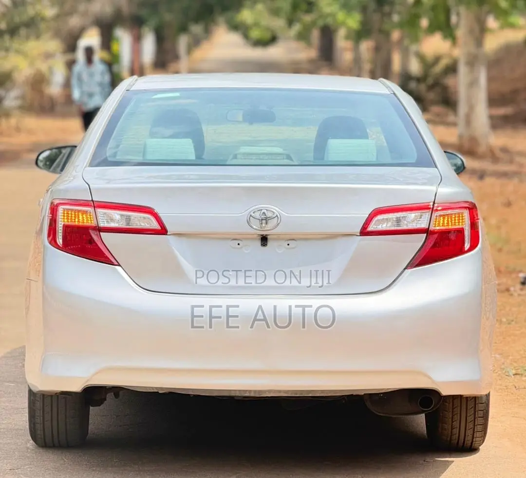 Toyota Camry 2014 Silver