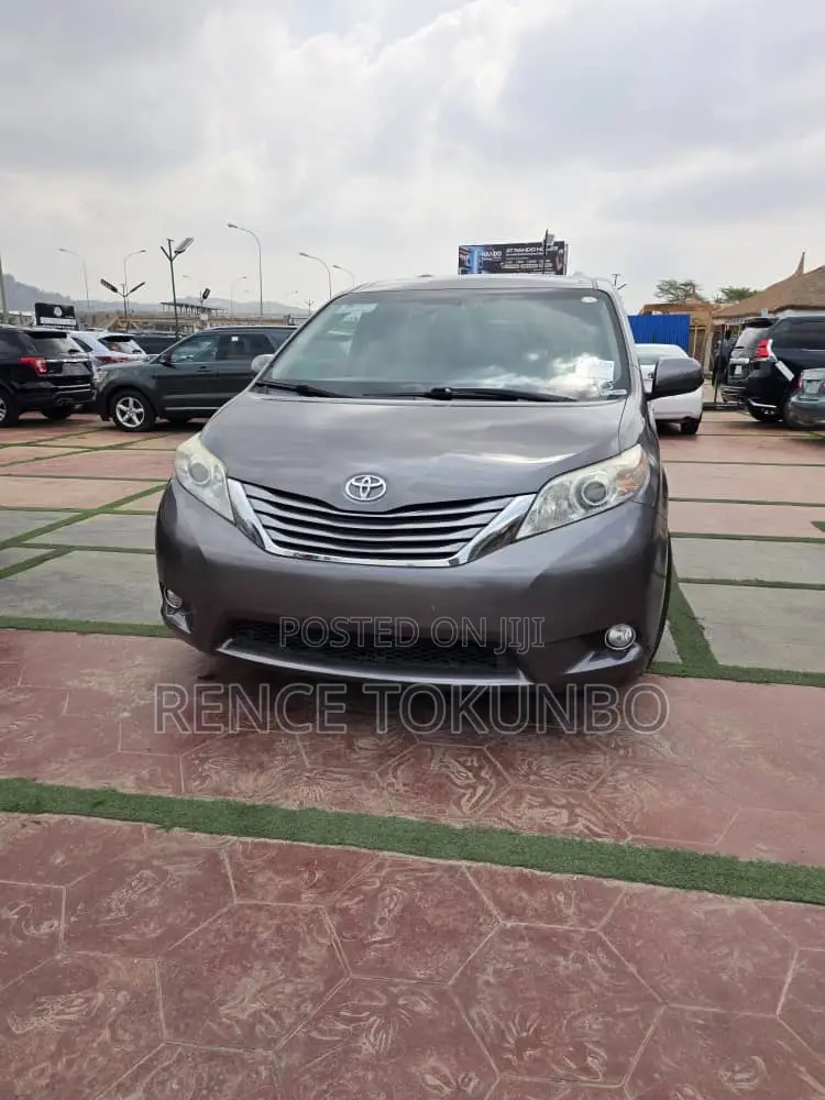 Toyota Sienna 2017 Gray