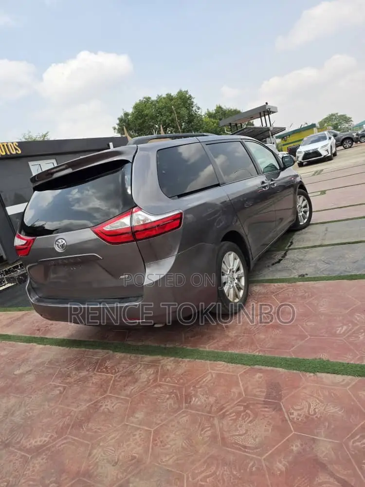 Toyota Sienna 2017 Gray