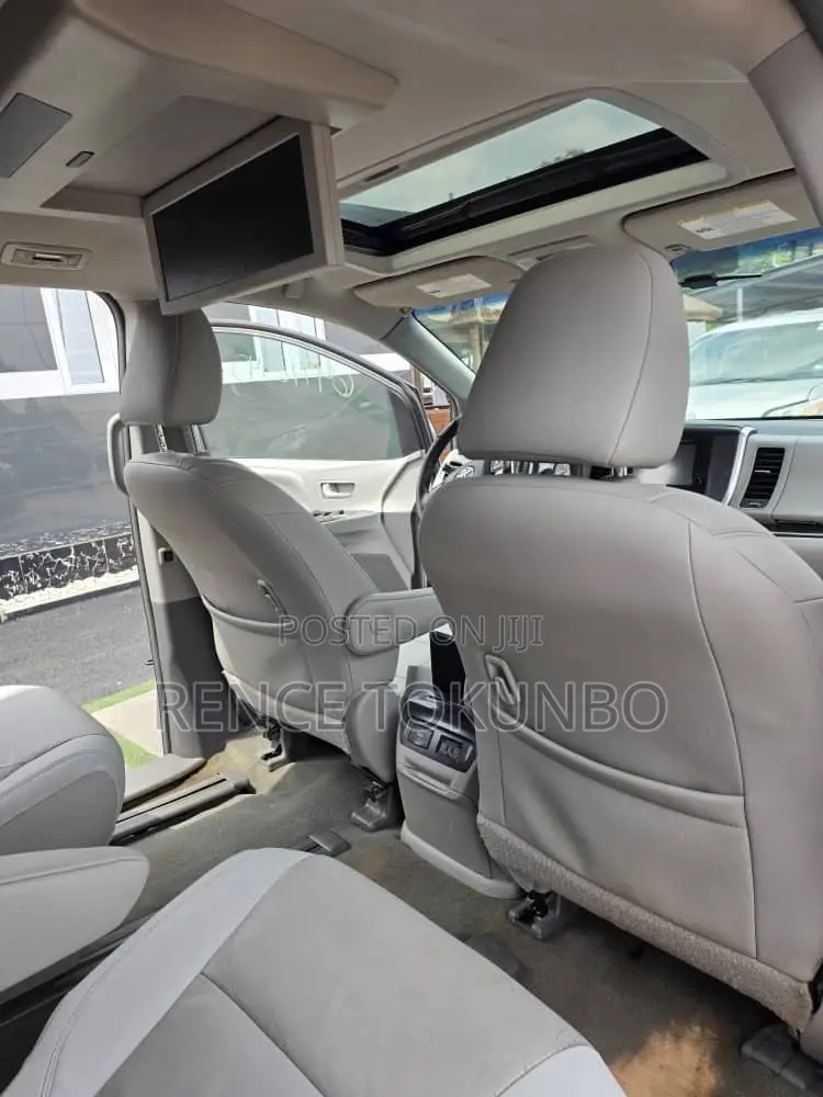 Toyota Sienna 2017 Gray