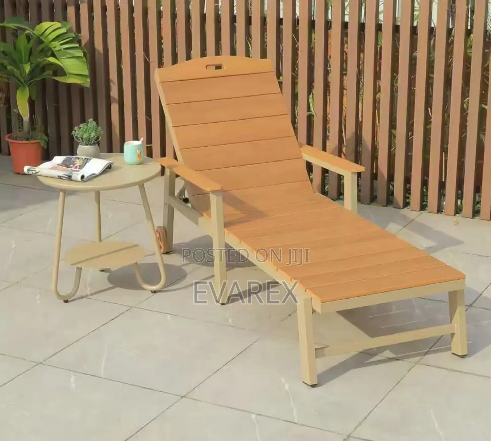 Exotic Poolside Chair/Bed With Side Table