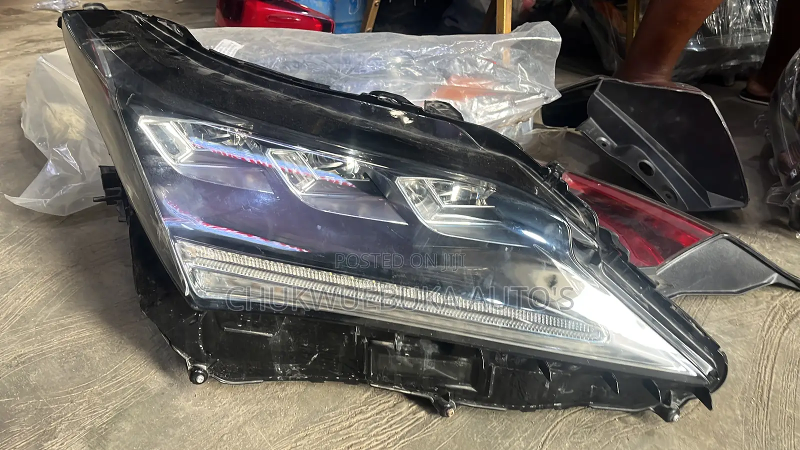 Headlight Rx350 2019