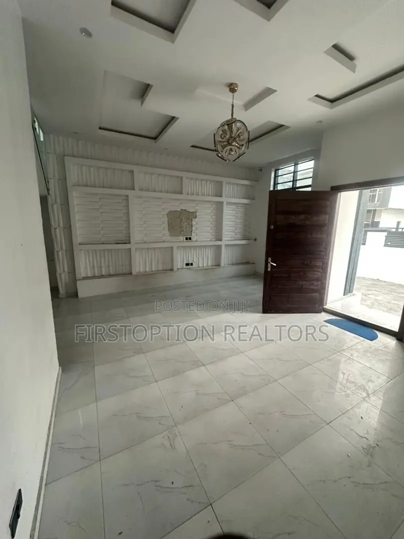 4bdrm Duplex in Off Lekki-Epe Expressway for rent