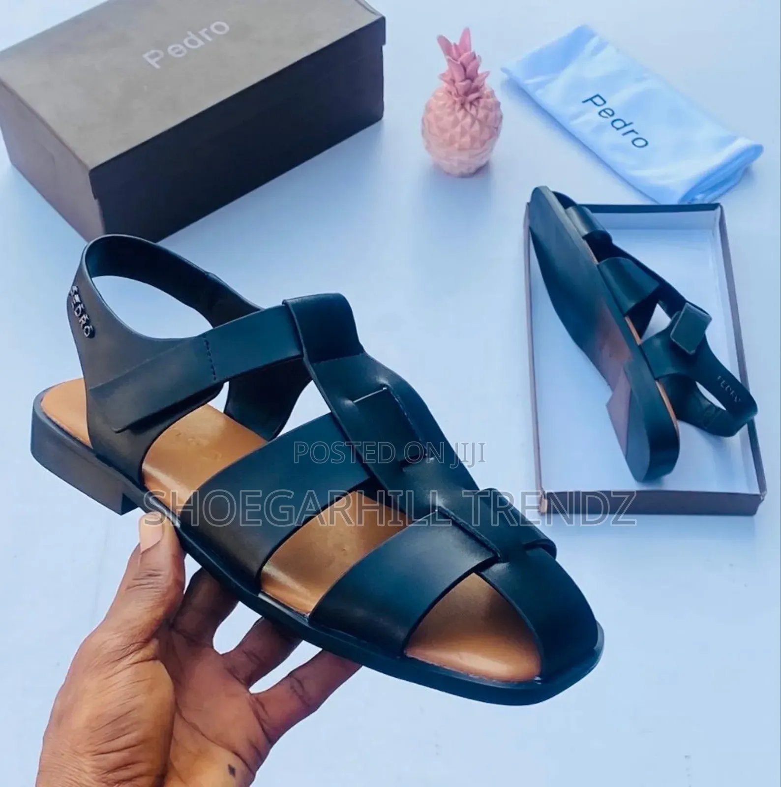 Men's Quality Sandals in Black and White Colours