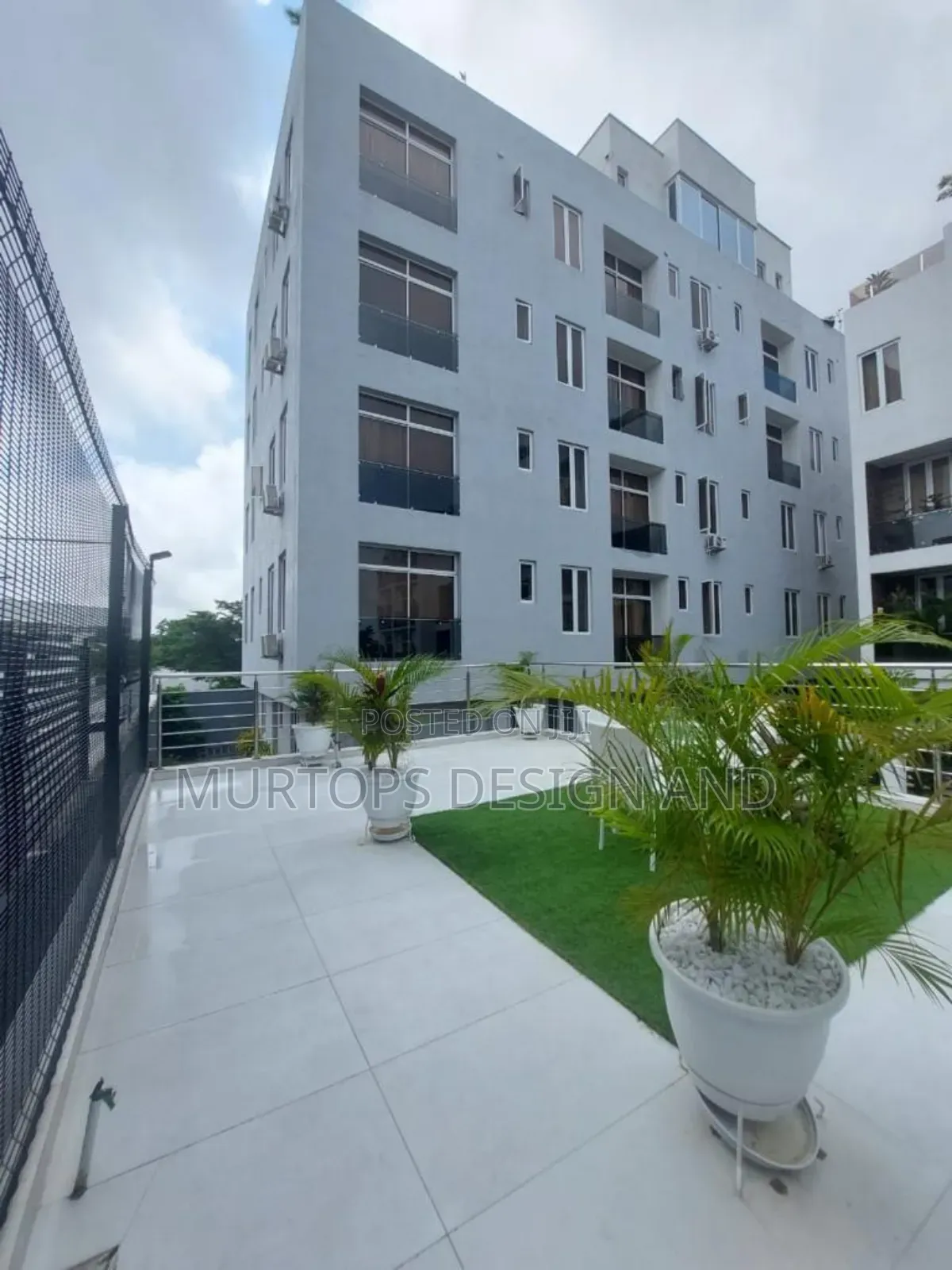 Furnished 3bdrm Apartment in Banana Island for sale
