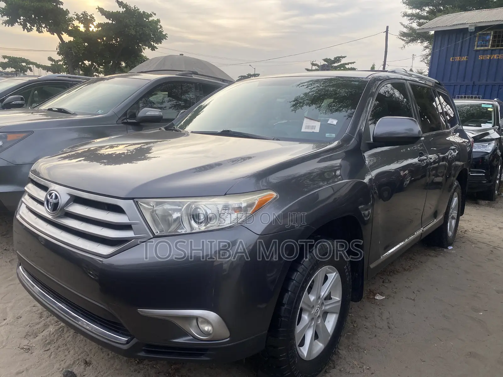 Toyota Highlander Limited 3.5L 2WD 2013 Gray