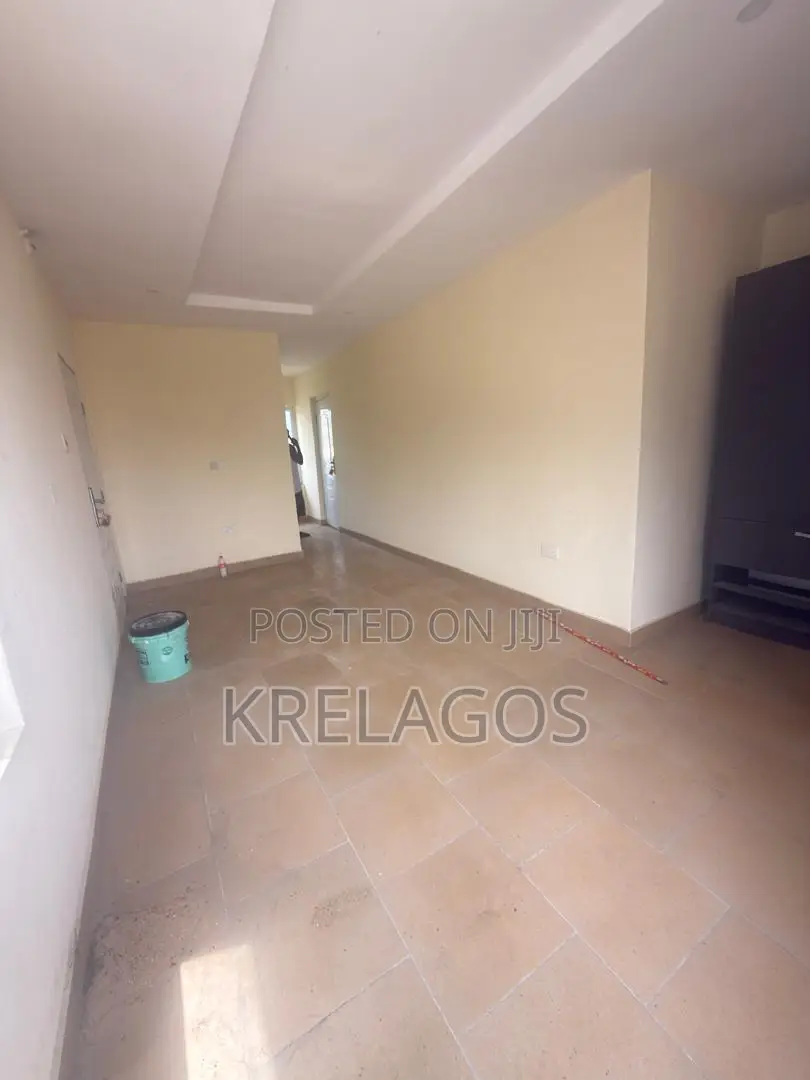 1bdrm Duplex in Chevron for sale